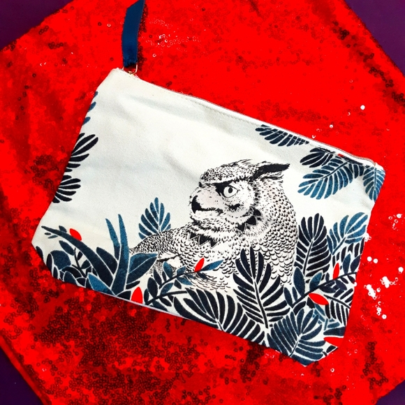 Clarins Handbags - CLARINS cosmetics storage bag (BRAND NEW)